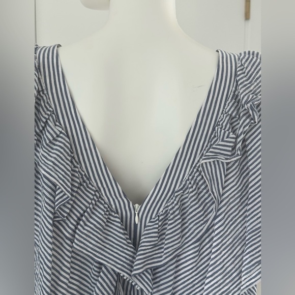BCBG MaxAzria Flutter-Sleeve Romper Size XS White n Blue Striped - Picture 7 of 11